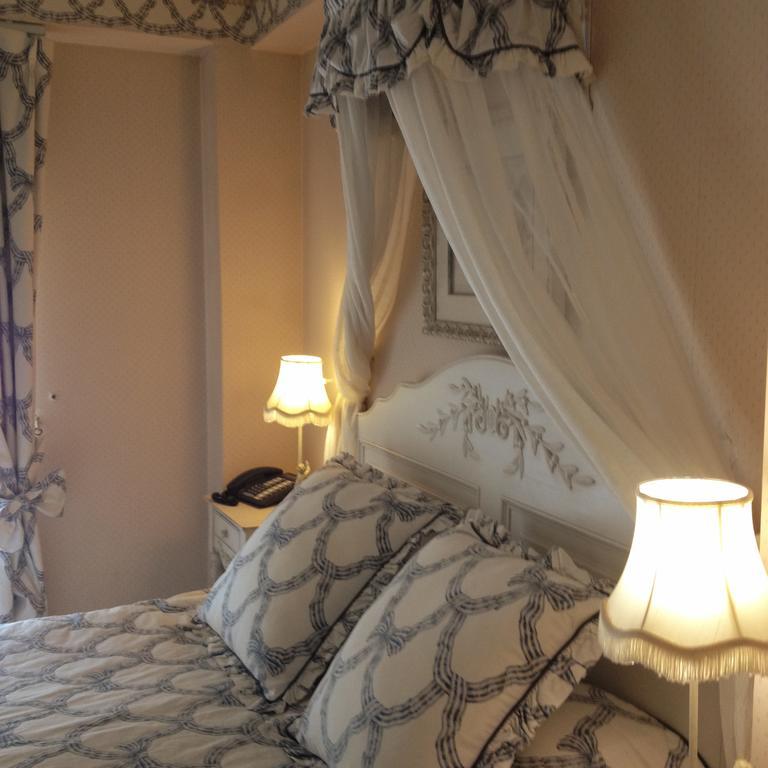 Hostellerie Du Prieure Saint-Prix  ภายนอก รูปภาพ