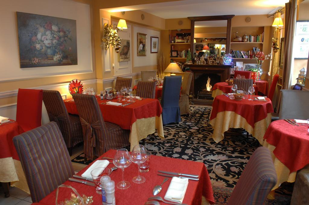 Hostellerie Du Prieure Saint-Prix  ภายนอก รูปภาพ