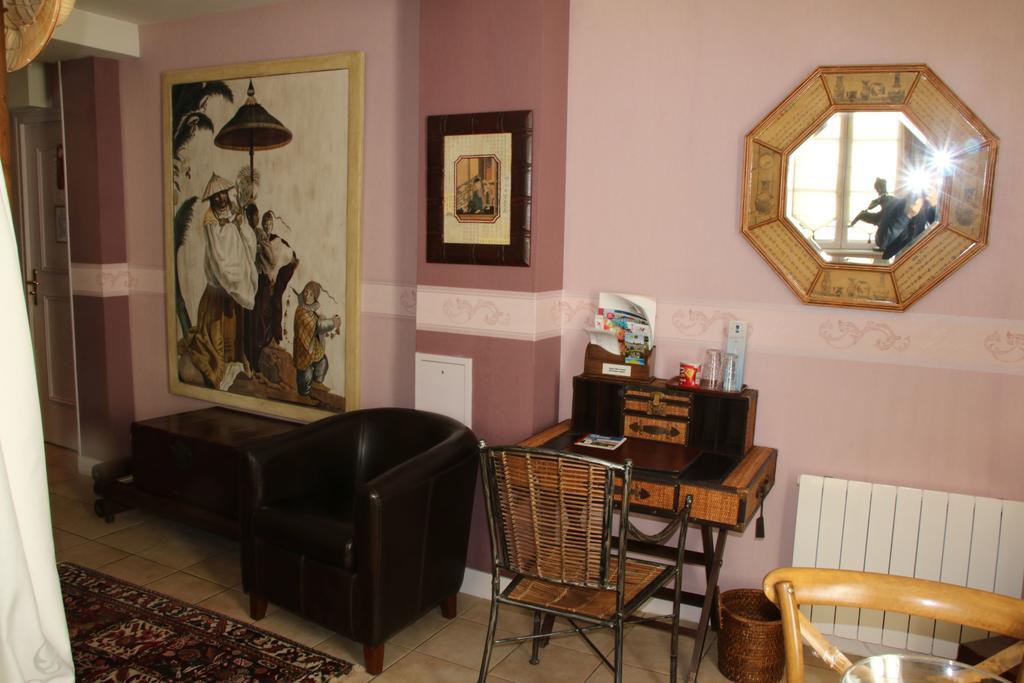 Hostellerie Du Prieure Saint-Prix  ภายนอก รูปภาพ