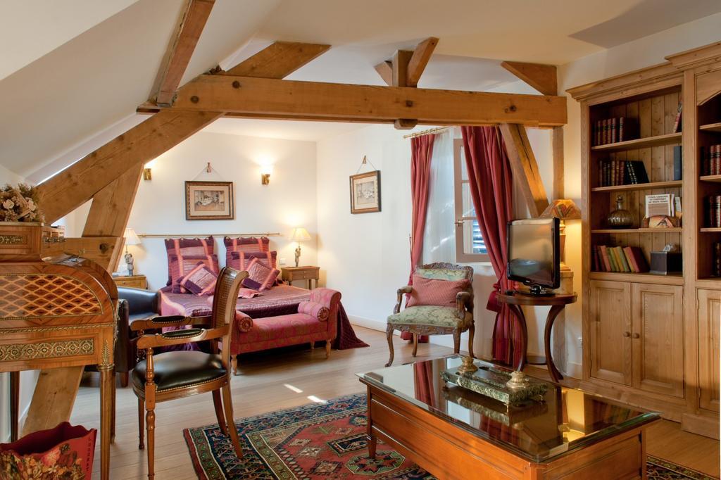 Hostellerie Du Prieure Saint-Prix  ภายนอก รูปภาพ