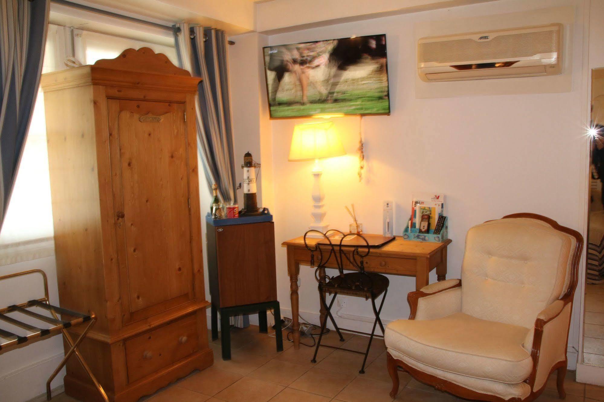Hostellerie Du Prieure Saint-Prix  ภายนอก รูปภาพ