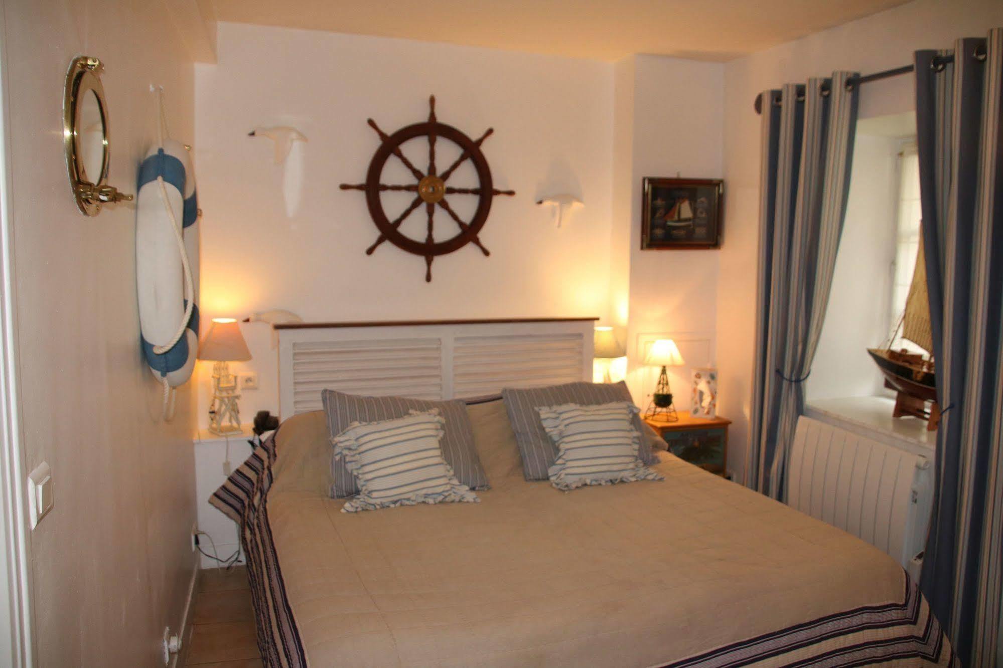 Hostellerie Du Prieure Saint-Prix  ภายนอก รูปภาพ