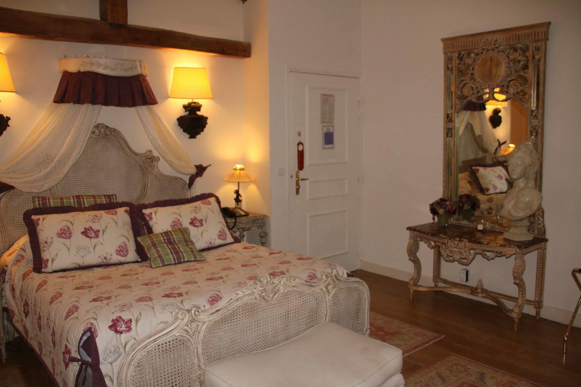Hostellerie Du Prieure Saint-Prix  ภายนอก รูปภาพ