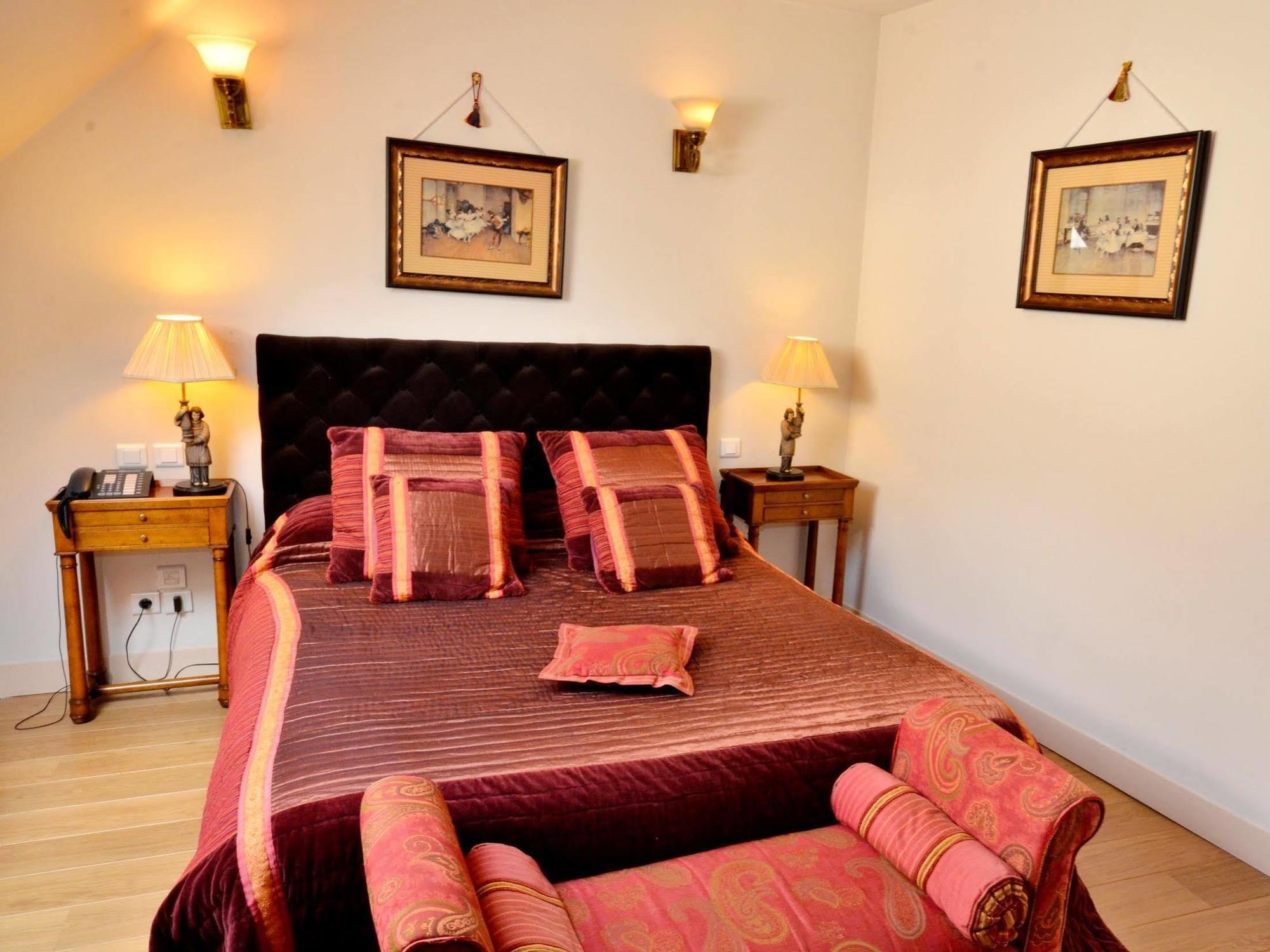 Hostellerie Du Prieure Saint-Prix  ภายนอก รูปภาพ