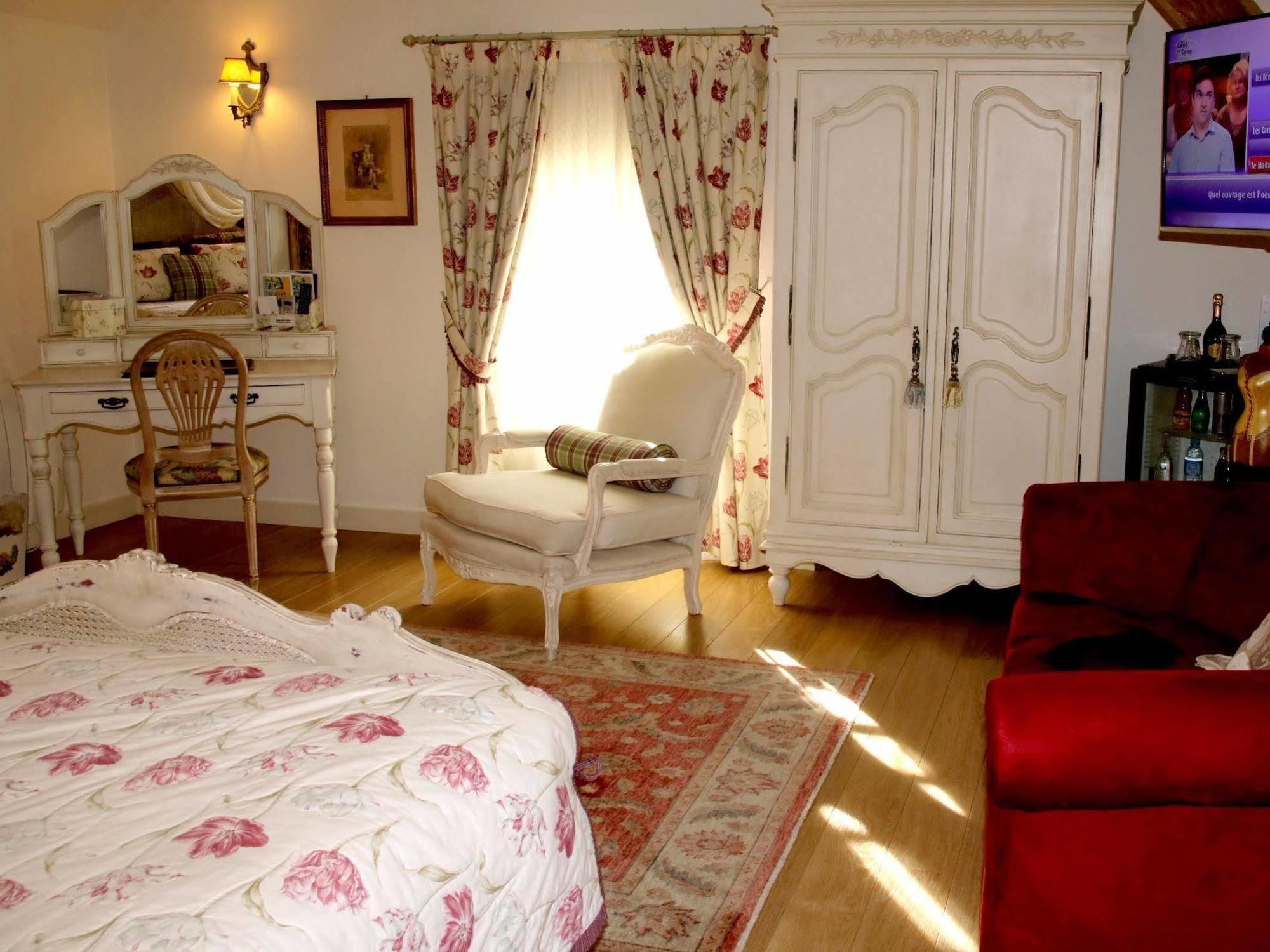 Hostellerie Du Prieure Saint-Prix  ภายนอก รูปภาพ